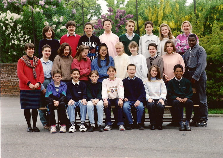 Photo de classe 4èmeA de 1992, Collège Saintefamille Copains d'avant