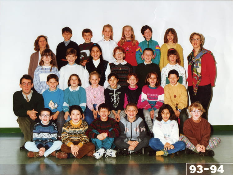 Photo de classe CM1 de 1993, ECOLE SAINTE LUCIE Copains d'avant