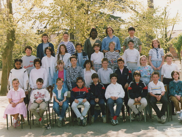 Photo de classe 6eA de 1986, Collège Du Saintrosaire Copains d'avant