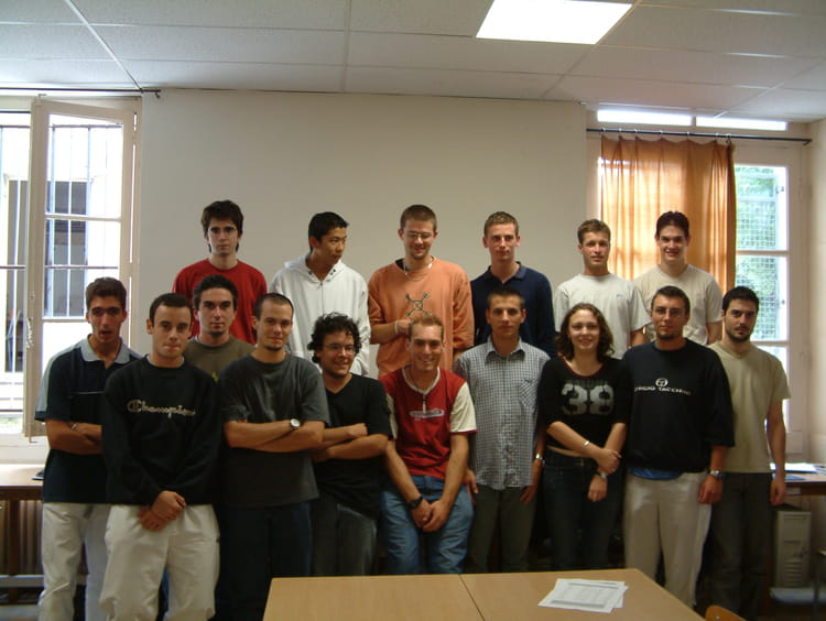 Photo de classe BTS IG de 2004, Lycée Notredame De France Copains d'avant