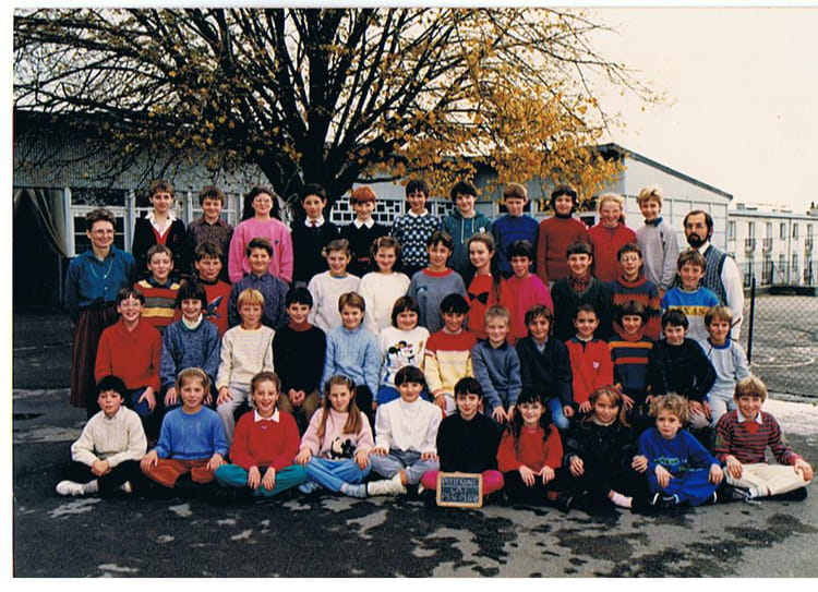 Photo de classe CM2 de 1987, Ecole Ange Gardien (Domfront) Copains d