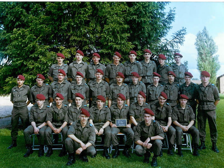 Photo de classe Photo armée de 1986, 13 Régiment De Dragons Parachutistes Copains d'avant