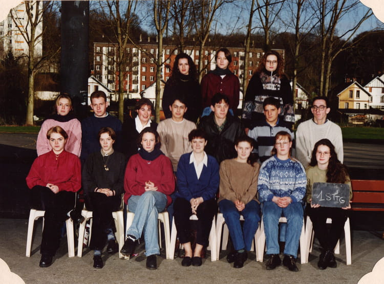 Photo de classe 1ere stt cg de 1993, Lycée Thomas Corneille - Copains d ...