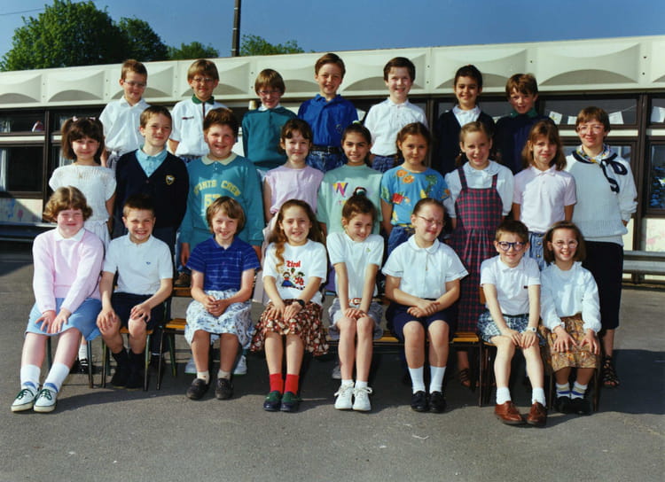 Photo de classe CE2 de 1989, Ecole Sainte Therese (Vimy) Copains d'avant