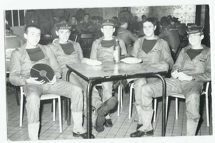 Photo de classe Cfm hourtin de 1972, Cfm Militaire De Hourtin - Copains