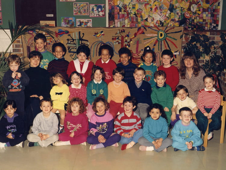 Photo de classe Classe 4 de 1989, FERNAND PELLOUTIER Copains d'avant