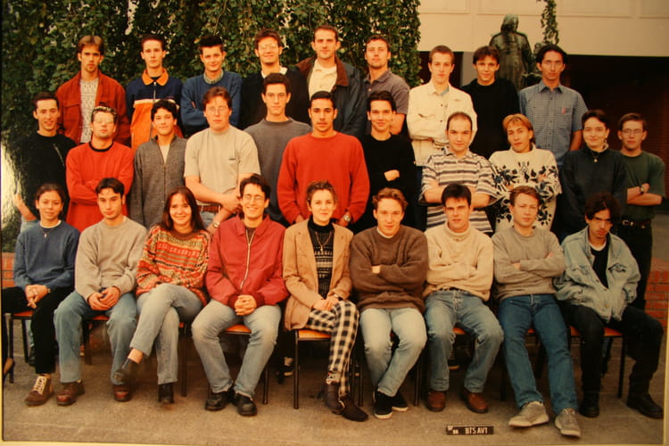 Photo de classe BTS AV1 SJBS 97-98 de 1997, BTS AUDIOVISUEL - Copains d ...