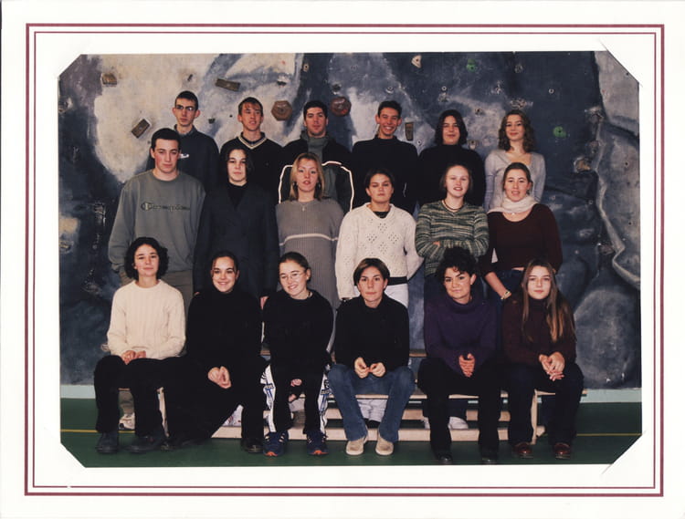 Photo de classe Terminale ES 2 de 2002, Lycée Jean Moulin - Copains d'avant