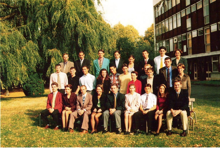 Photo de classe BTS Force de Vente de 1998, Lycée De Presles - Copains ...