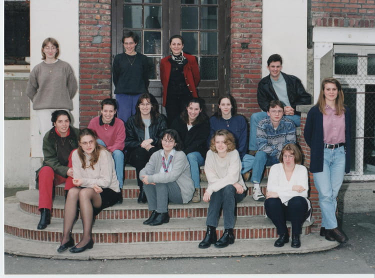Photo de classe 1er BTS Compta 1996/1997 de 1996, ST OUEN - Copains d'avant