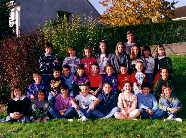 Photo de classe CM2 19921993 de 1993, Ecole Primaire (Saint Eusebe) Copains d'avant