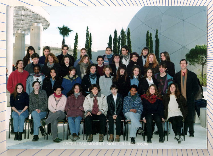 Photo de classe 1e L2 de 1996, Lycée Jean Monnet - Copains d'avant