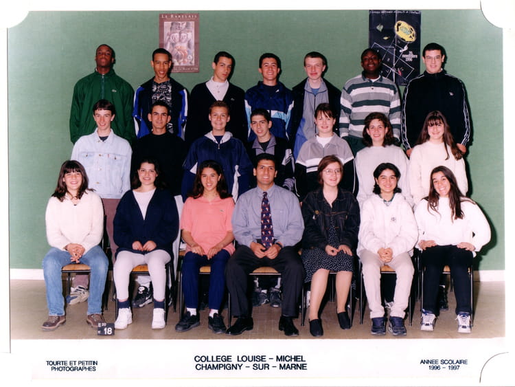 Photo de classe 3e8 de 1997, Collège Louise Michel - Copains d'avant