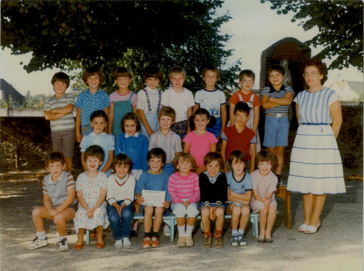 Photo de classe Sainte Marie de 1984, ECOLE SAINTE MARIE - Copains d'avant