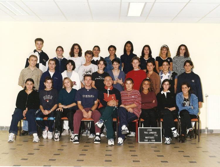 Photo de classe Terminale STT ACA de 1997, Lycée Paul Langevin ...