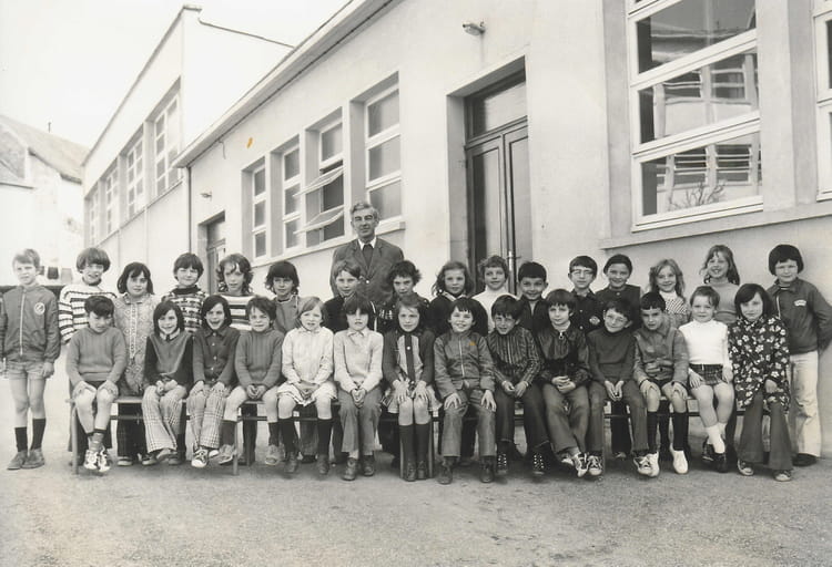 Photo de classe Mai 1975 de 1975, Collège Copains d'avant