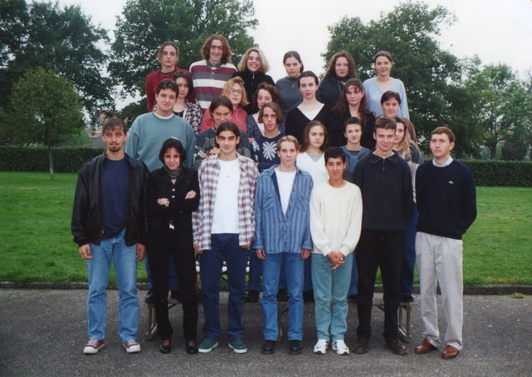 Photo de classe Terminale STT 1995/1996 de 1995, Lycée Jean Giraudoux ...