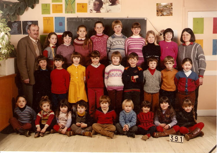 Photo de classe Ecole Maternelle & Primaire 1983-1984 de 1983, Ecole ...