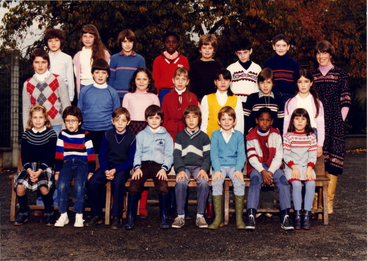 Photo de classe Ce2 cm1 1982 83 de 1983, SAINTE MARIE - Copains d'avant