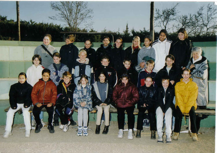 Photo de classe 6 éme D de 1999, Collège Henri Laugier Copains d'avant
