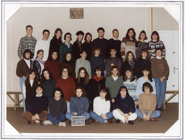 Photo de classe Terminale A1 A2 de 1992, Lycée Atlantique - Copains d'avant