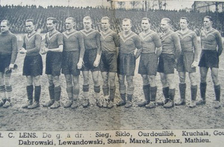 Photo de classe Saison 19421943 de 1942, RC LENS Copains d'avant