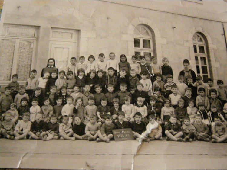 Photo de classe Maternelle de 1965, Ecole Sainte Famille (Saint Peray