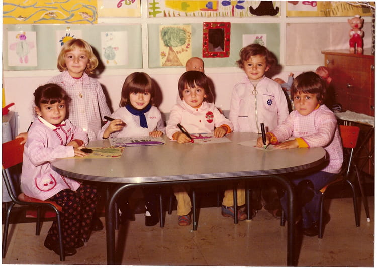 Photo de classe Maternelle de 1974, école Des Trois Ponts Copains d'avant