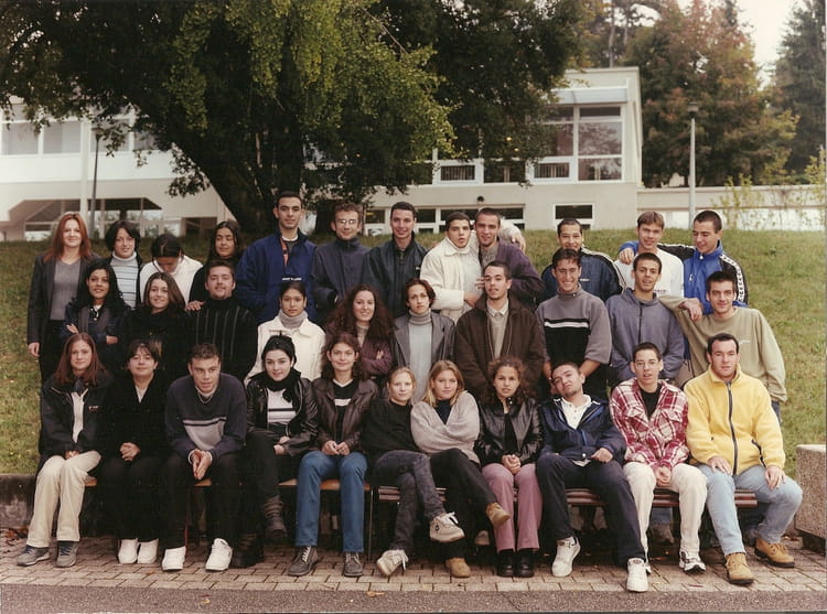 Photo de classe BTS ACTION CO de 2001, EDOUART HERRIOT - Copains d'avant