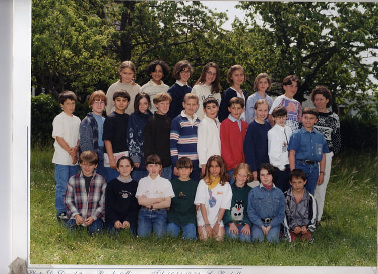 Photo De Classe CM2 De 1995 ECOLE ANNEXE Copains D avant photo-de-classe-cm2-de-1995-ecole-annexe-copains-d-avant
