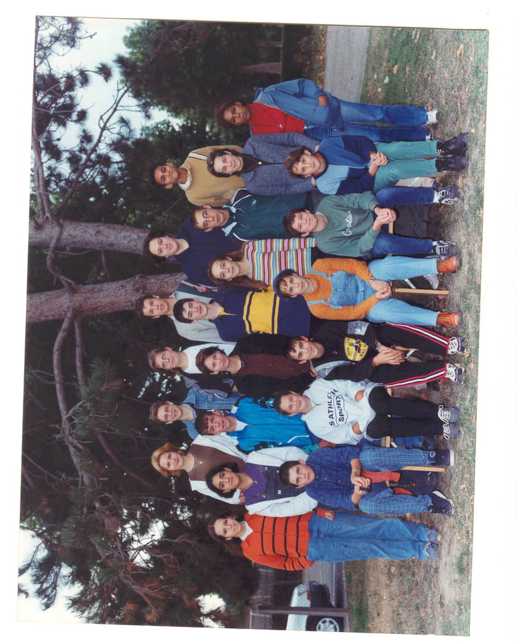Photo de classe 3ème3 de 1998, Collège Emile Guillaumin - Copains d'avant