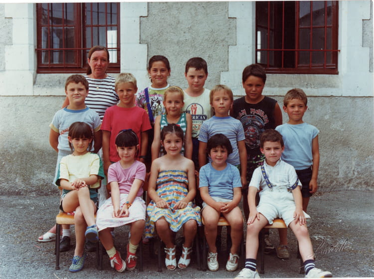 Photo de classe PETIT BERSAC 8889 de 1989, ECOLE COMMUNALE Copains d