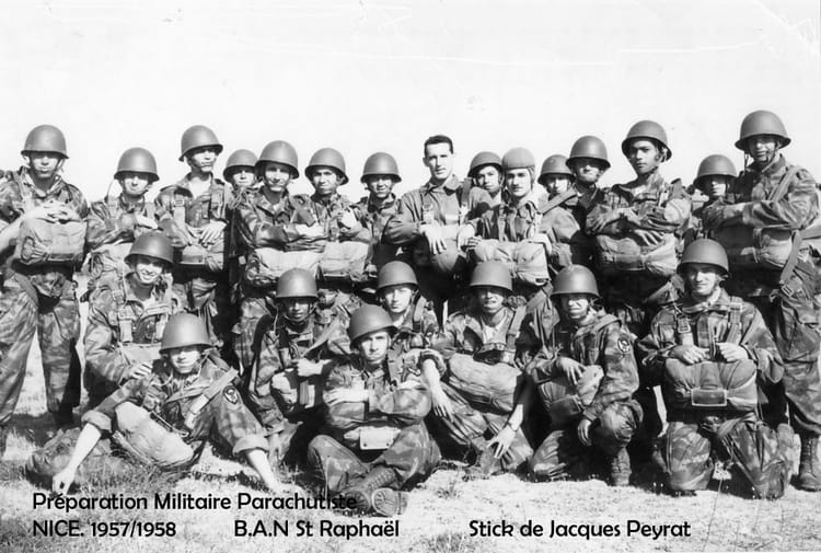 Photo De Classe Avant Le Saut Du Dakota 1958 De 1958 Preparation Photo De Classe Avant Le Saut Du Dakota 1958 De 1958 Preparation