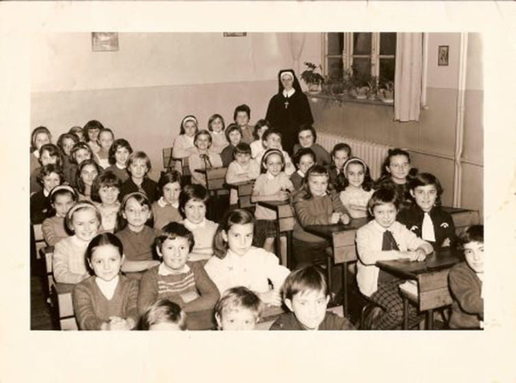 Photo de classe SOEUR BERNADETTE de 1962, PENSIONNAT SAINTE MARIE