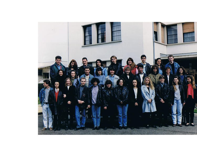 Photo de classe Bts action co 1992-1994 de 1993, Lycée Carriat Bts ...