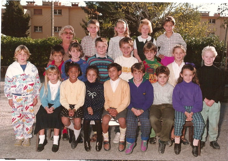 Photo de classe CE2 de 1990, Ecole Notre Dame Des-missions - Copains d ...