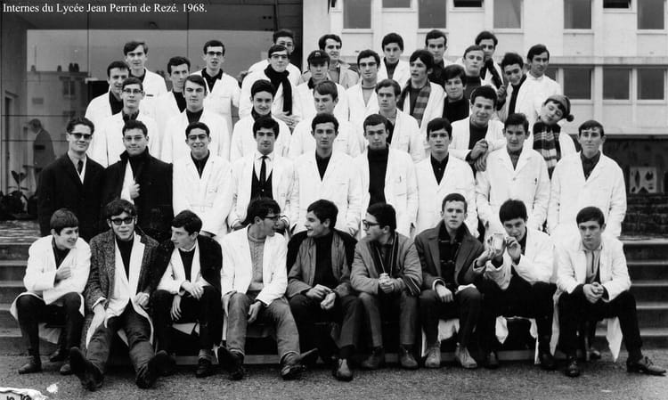 Photo De Classe Groupe Des Internes Du Lyc e Jean Perrin De 1968 Lyc e 