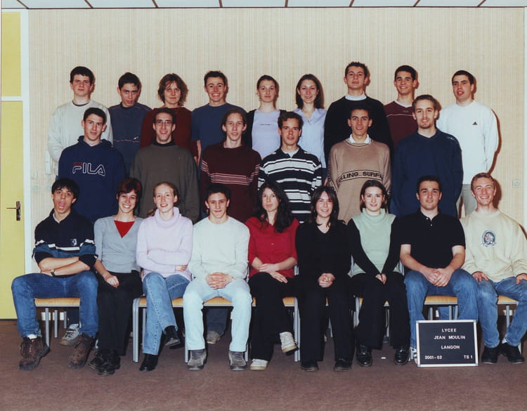 Photo de classe TS1 de 2001, Lycée Jean Moulin - Copains d'avant