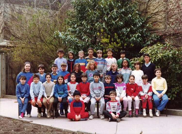 Photo de classe CM1 avec Marie-jo de 1985, ECOLE SAINTE MARIE - Copains ...