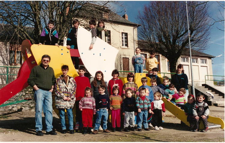 Photo de classe Primaire LacapelleBleys de 1994, Ecole Primaire (La