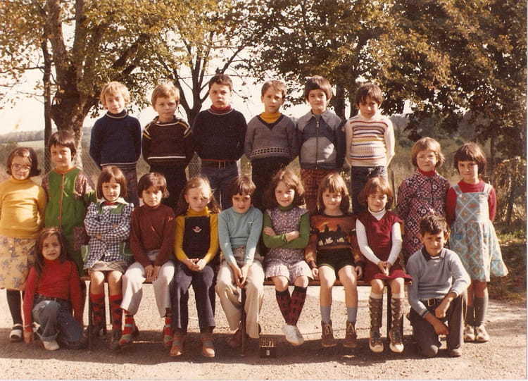 Photo de classe CE2 (?) de 1979, Ecole Les Marronniers (Roumazieres