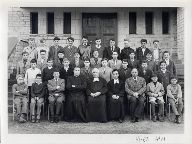 Photo de classe 4ème M de 1962, INSTITUTION SAINT JOSEPH Copains d'avant