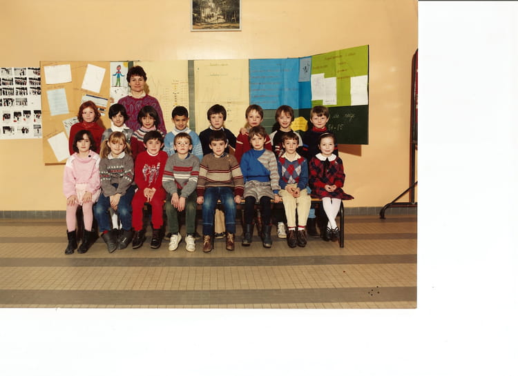 Photo de classe CE1 de 1986, Ecole Etienne Marchand (Doullens