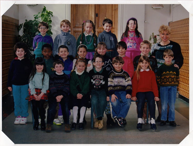 Photo de classe CPCE1 de 1992, ECOLE SAINTE FAMILLE DES MINIMES