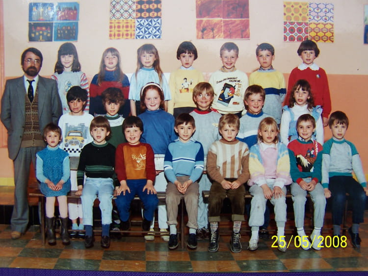 Photo de classe CE1 de 1984, Ecole Basuyaux (Aniche) Copains d'avant