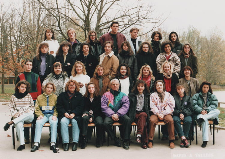 Photo de classe Terminale A2 de 1993, Lycée Jean Michel - Copains d'avant