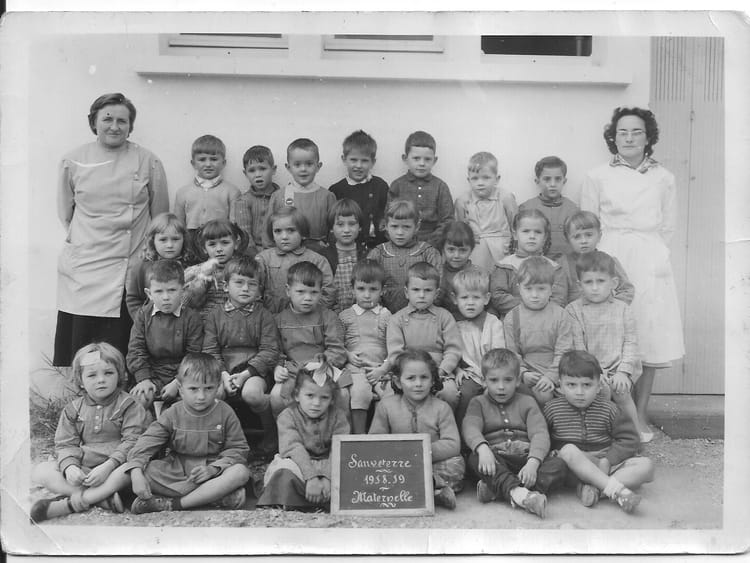 Photo de classe Maternelle de 1958, Ecole Primaire De Sauveterre La
