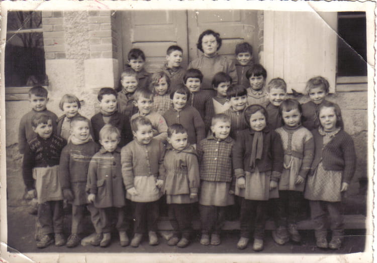 Photo de classe CELLES SUR DUROLLE de 1958, ECOLE PUBLIQUE DE CELLES