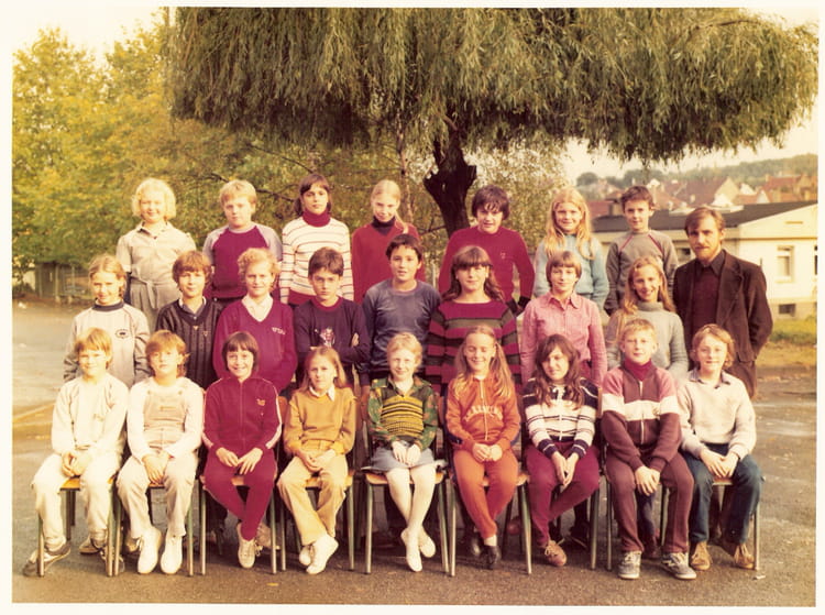 Photo De Classe Cm2 De 1981 Ecole Antoine De Saint Exupery Freyming Merlebach Copains D Avant