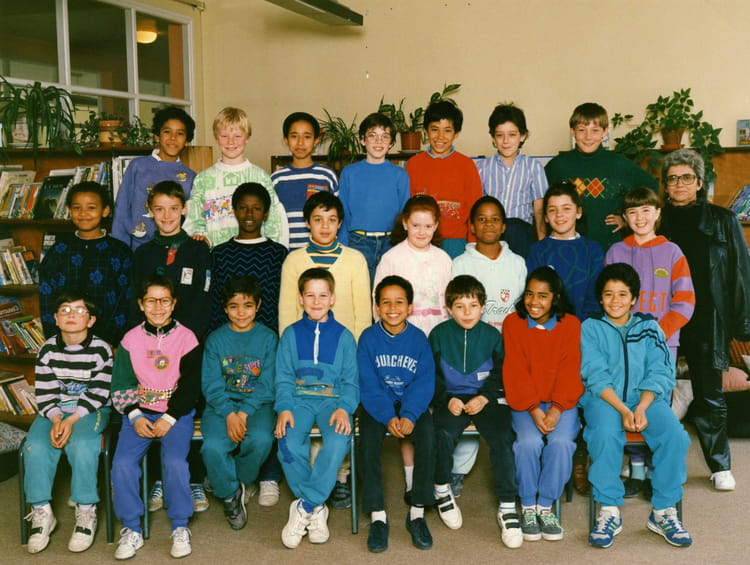 Photo de classe CM1 (Année 1989/1990) de 1989, ECOLE LES Copains d'avant